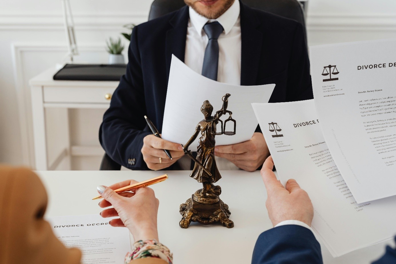 Divorce par consentement mutuel : rappels sur la nécessité d’être assisté d’un avocat
